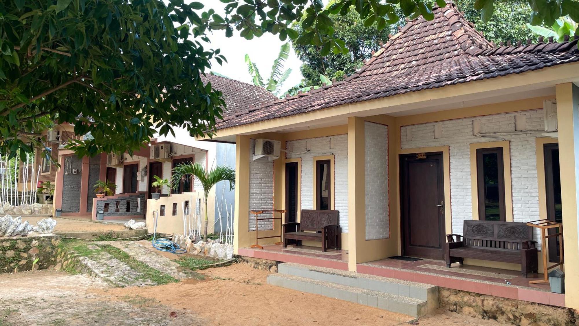 Mangrove Inn Karimunjawa Eksteriør bilde