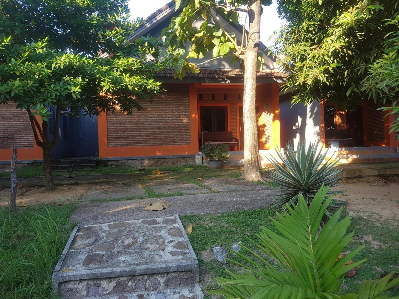 Mangrove Inn Karimunjawa Eksteriør bilde